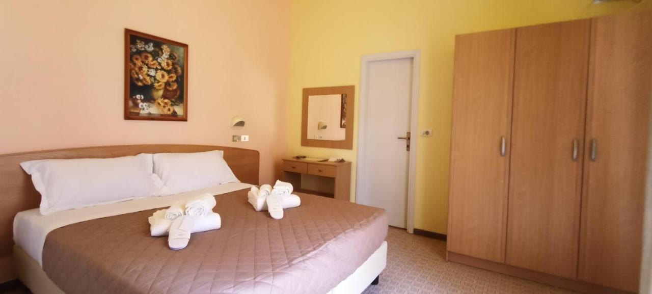 Hotel Rossella Rimini Zewnętrze zdjęcie