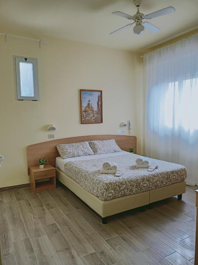 Hotel Rossella Rimini Zewnętrze zdjęcie